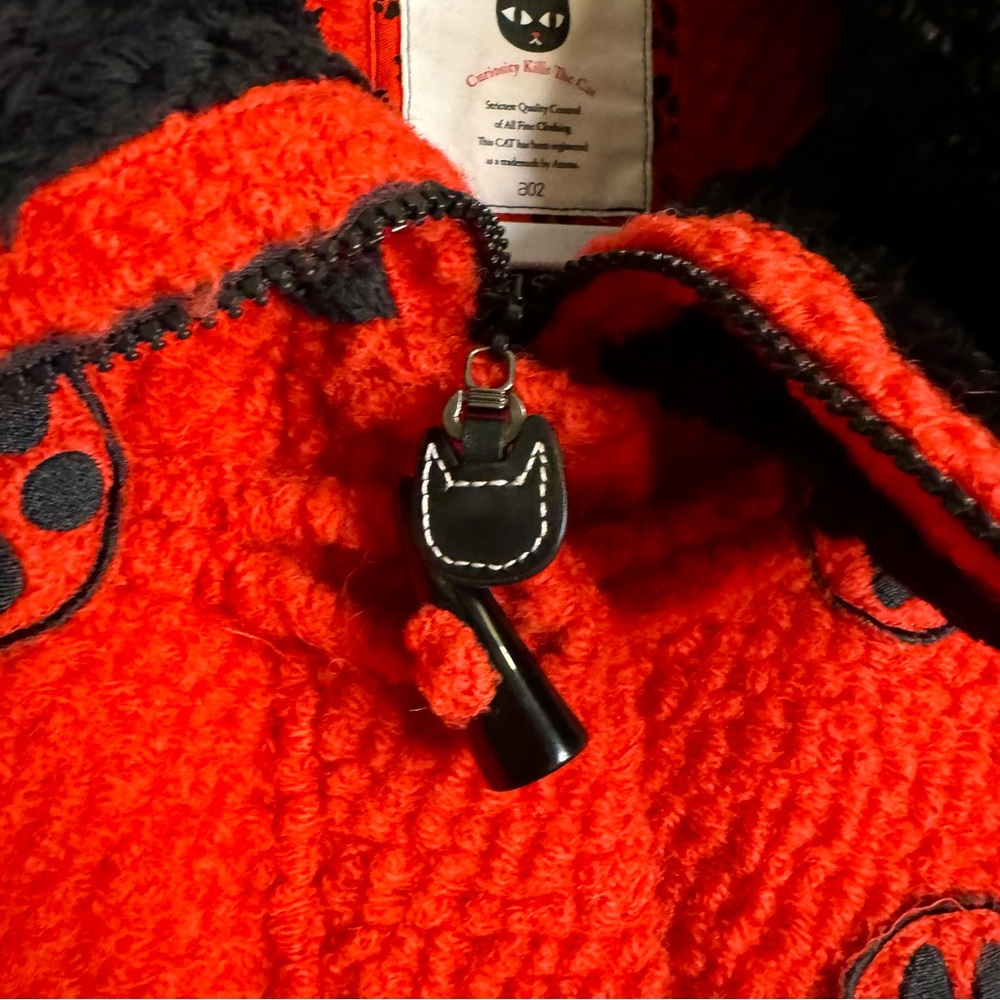 Azona A02 Red And Black “Curiosity Kills The Cat” Fuzzy Sherpa Collared Coat - Picture 5 of 9